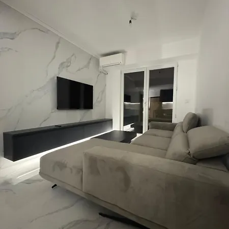 Royal Apartment *