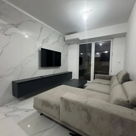 Royal Apartment *